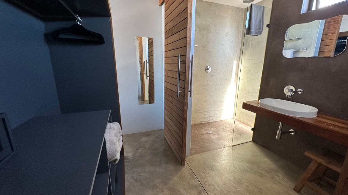 Langebaan: Blick in das Badezimmer der Standardzimmer