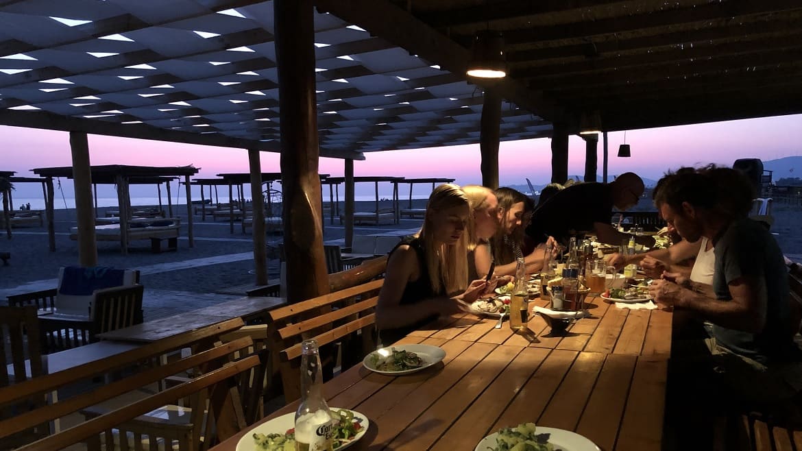 Ulcinj: Abendessen an der Kite- und Wingsurf Station Ulcinj: Abendessen an der Kite- und Wingsurf Station