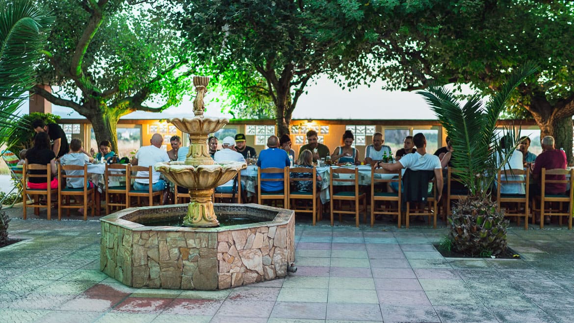 Rhodos Fanes: Gemeinsames Abendessen im Surfhotel Rhodos Fanes: Gemeinsames Abendessen im Surfhotel