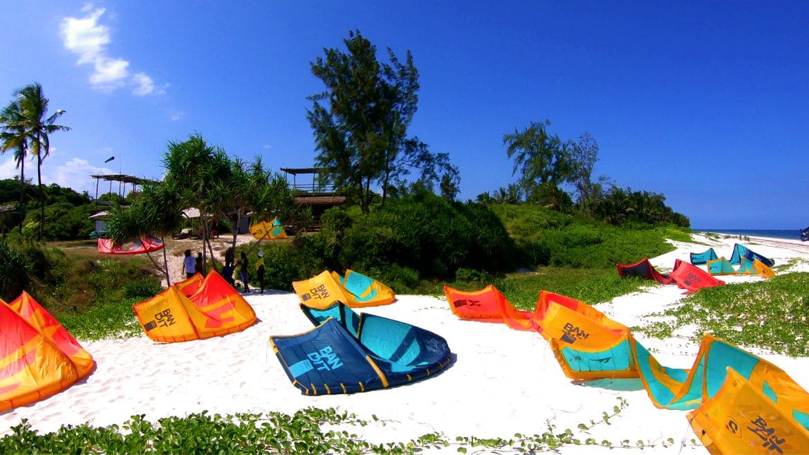 Kilifi: Alle Vorbereitungen für einen erfolgreichen Kite-Tag getroffen Kilifi: Alle Vorbereitungen für einen erfolgreichen Kite-Tag getroffen