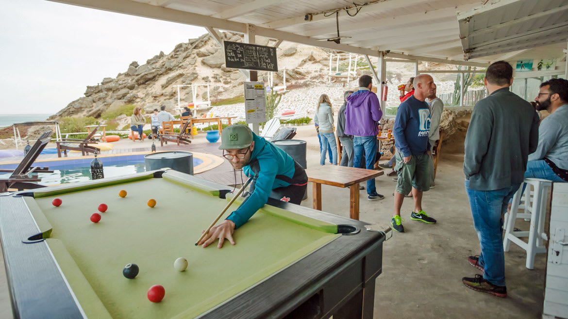 Dakhla: Im Kite- und Wingsurf Camp kannst Du auch Billard spielen