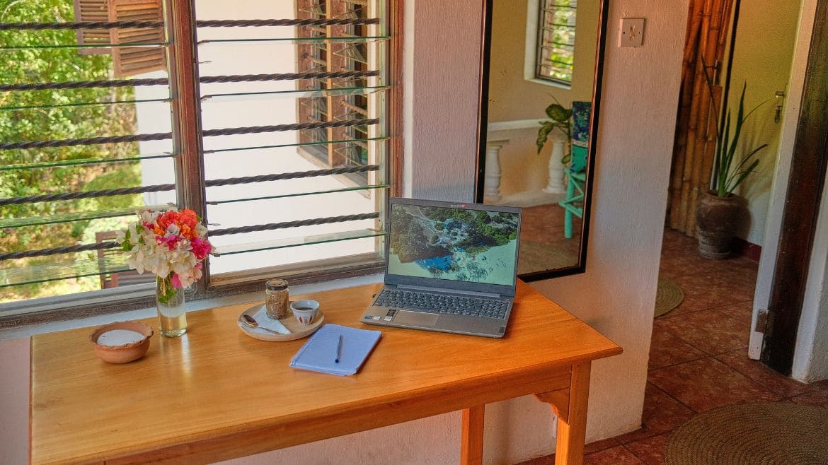 Kilifi: Die Cottage Superior Suite im Obergeschoss bietet einen tollen Blick in den Gartenbereich Kilifi: Die Cottage Superior Suite im Obergeschoss bietet einen tollen Blick in den Gartenbereich