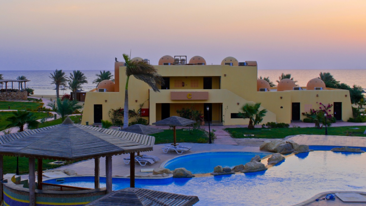 Hamata: Außenanlage des Komforthotel