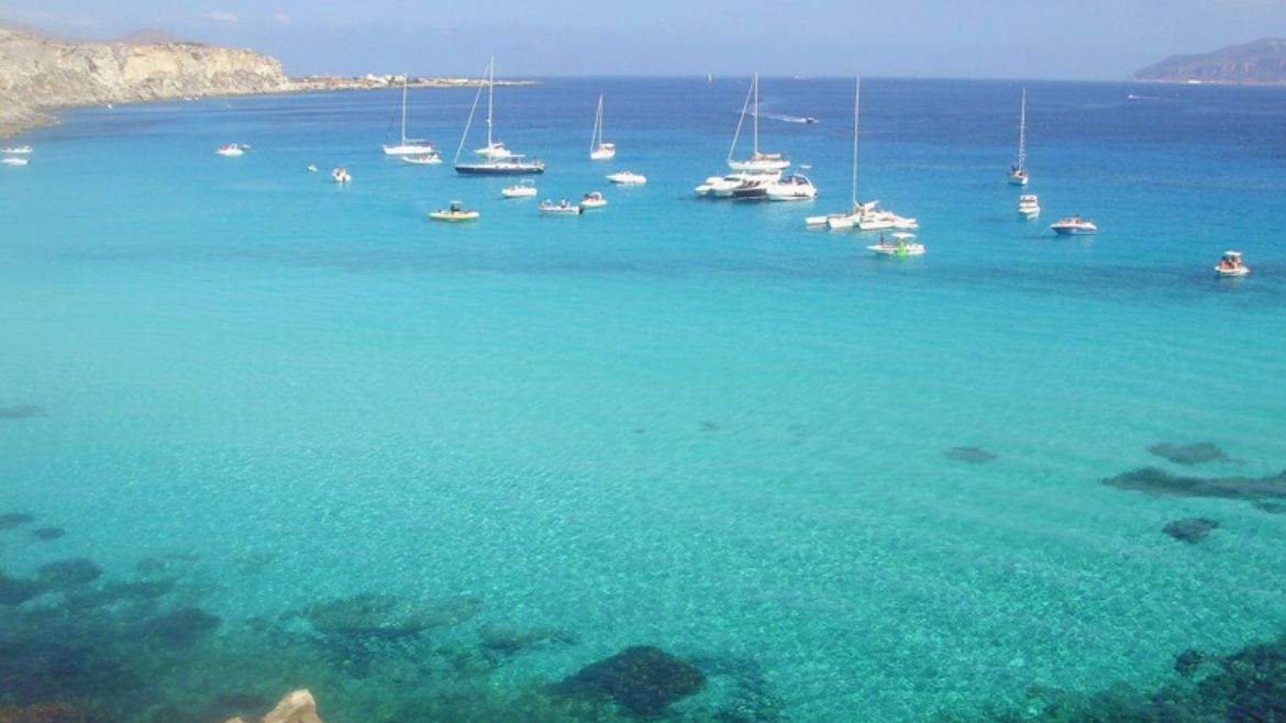 Marsala: Ausflug zu den vorgelagerten Inseln Favignana Cala Rossa Marsala: Ausflug zu den vorgelagerten Inseln Favignana Cala Rossa
