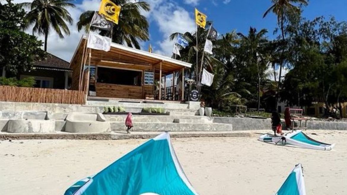 Blick auf die Station am Surfhotel