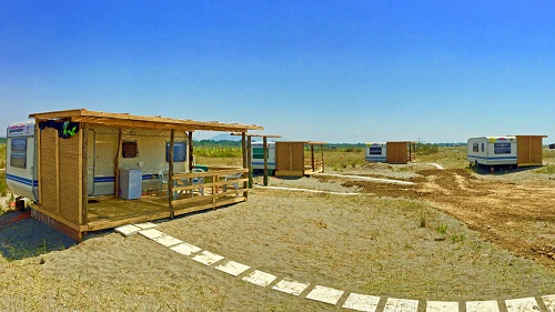 Ulcinj: Blick auf die Standard Wohnwagen Ulcinj: Blick auf die Standard Wohnwagen