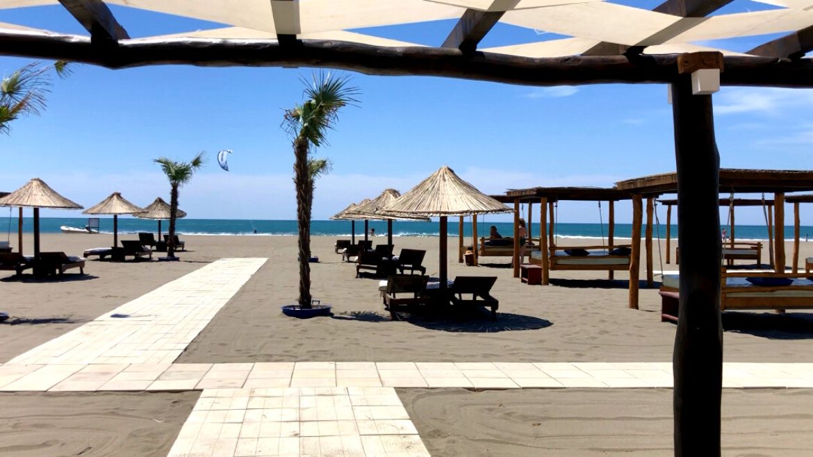 Ulcinj: Außenbereich der Kite- und Wingsurf Station Ulcinj: Außenbereich der Kite- und Wingsurf Station