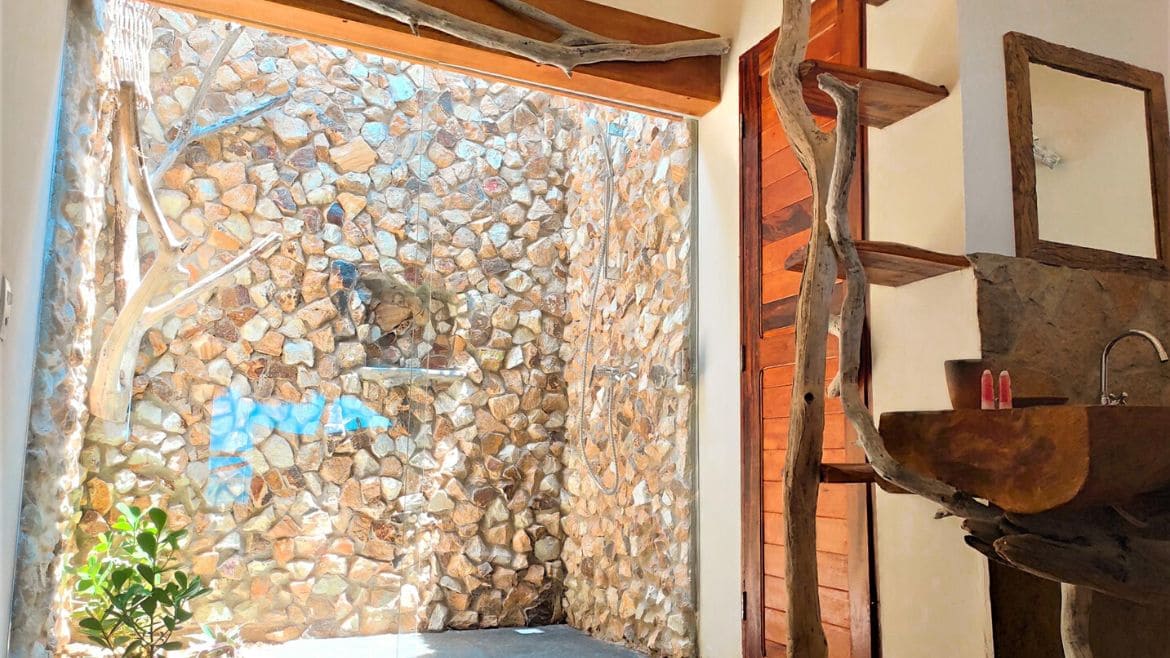 Ilha do Guajirú: Unsere Delxue Zimmer verfügen über eine Außendusche Ilha do Guajirú: Unsere Delxue Zimmer verfügen über eine Außendusche