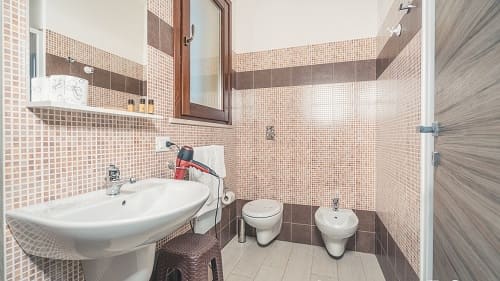 Marsala: Badezimmer der Superiorzimmer Marsala: Badezimmer der Superiorzimmer