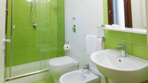 Marsala: Badezimmer des Doppelzimmer der Kitevilla Marsala: Badezimmer des Doppelzimmer der Kitevilla