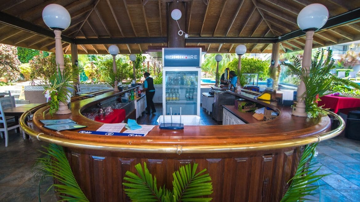 Tobago: Barbereich des Komforthotels II Tobago: Barbereich des Komforthotels II
