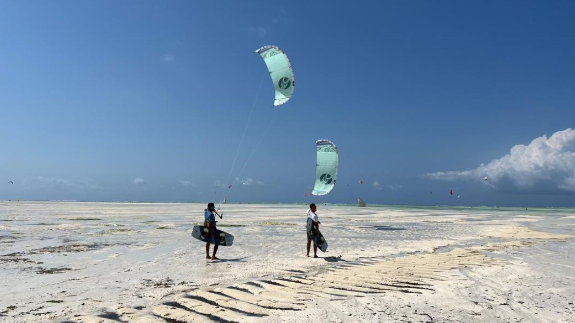 Sansibar: Bei Ebbe kann der Gehweg schon 300 Meter lang sein Sansibar: Bei Ebbe kann der Gehweg schon 300 Meter lang sein