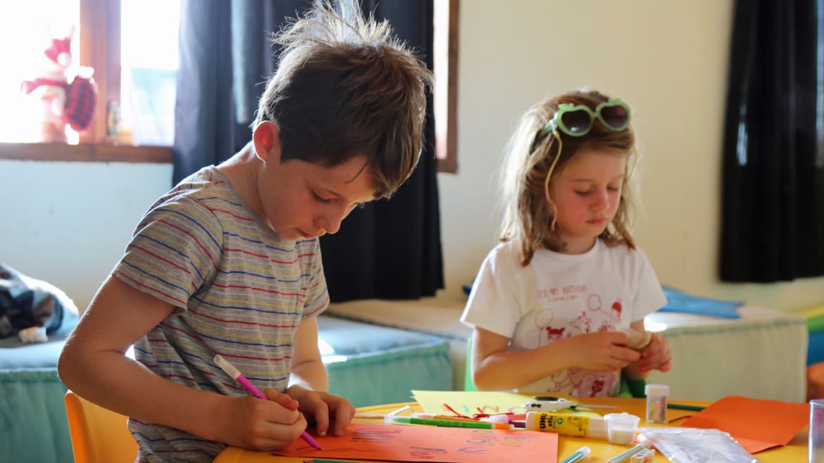 Dakhla: Beim Malen und Basteln finden unsere Kleinen viel Freude 