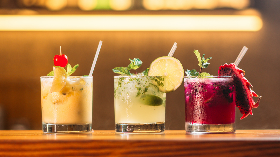 Alkoholische Getränke an der Bar erhätlich Alkoholische Getränke an der Bar erhätlich