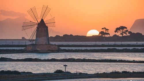 Marsala: Blick auf die Salzmühle Marsala: Blick auf die Salzmühle