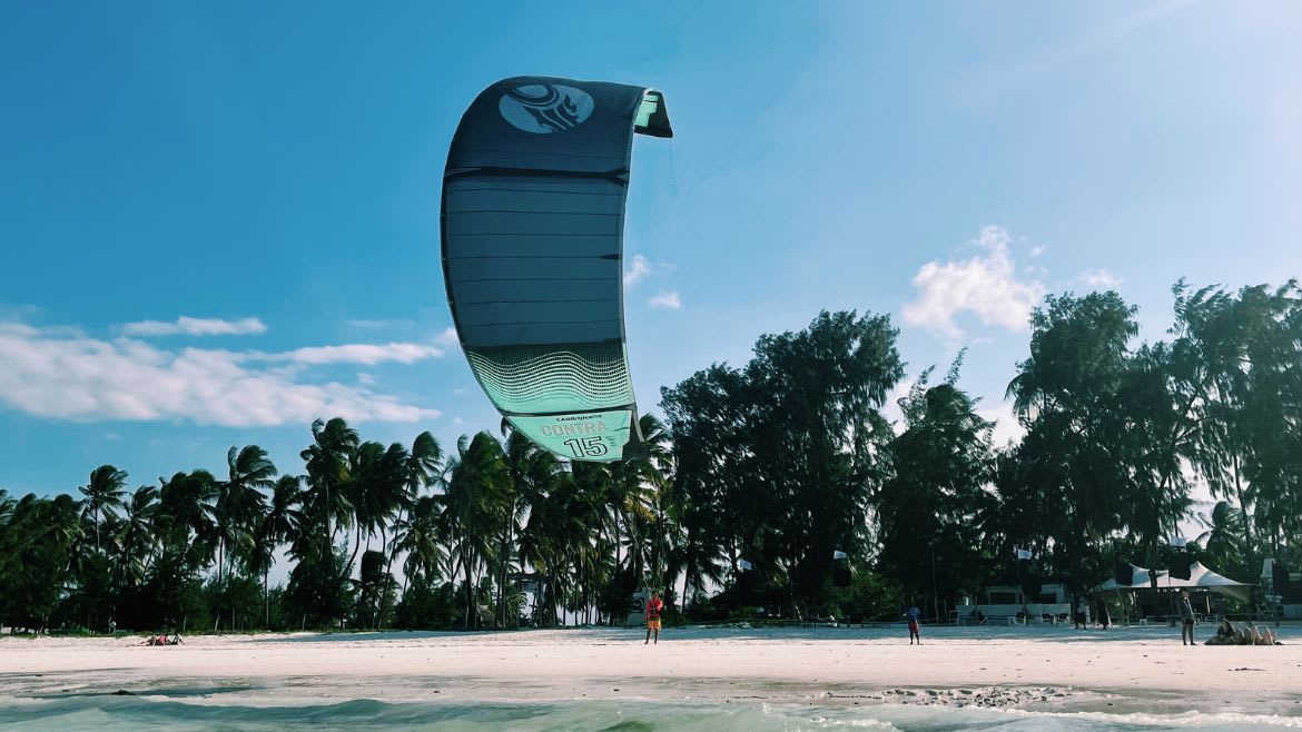 Sansibar: Strandabschnitt der Kite- und Wingsurf Station Sansibar: Strandabschnitt der Kite- und Wingsurf Station