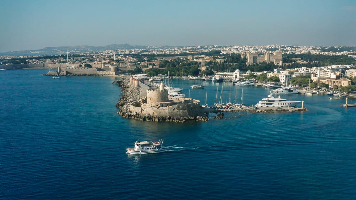 Fanes: Blick auf Rhodos Stadt.