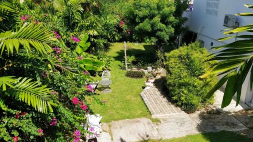 Tobago: Übersicht des Gartenbereichs