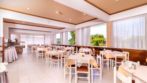 Rhodos Theologos: Restaurant des Surfhotels Rhodos Theologos: Restaurant des Surfhotels