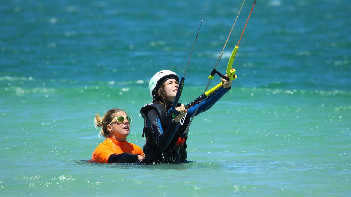 Langebaan: Das Flachwasser und der große Stehbereich bieten ideale Lernbedingungen