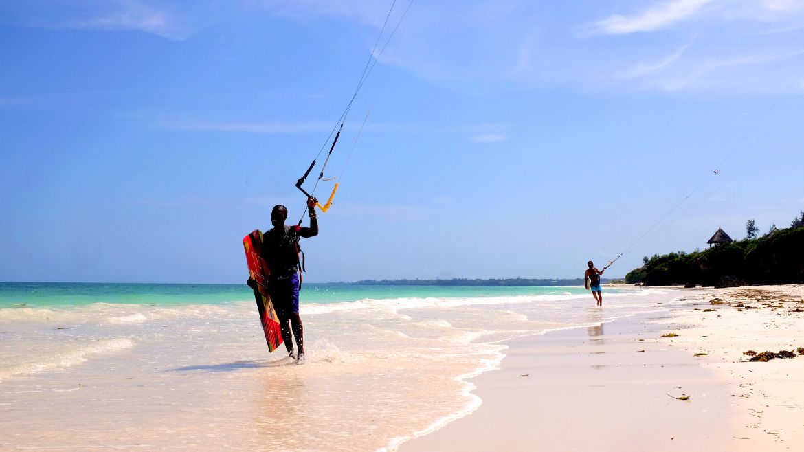 Kilifi: Das Team der Kitesurf Station ist immer mit viel Freude dabei