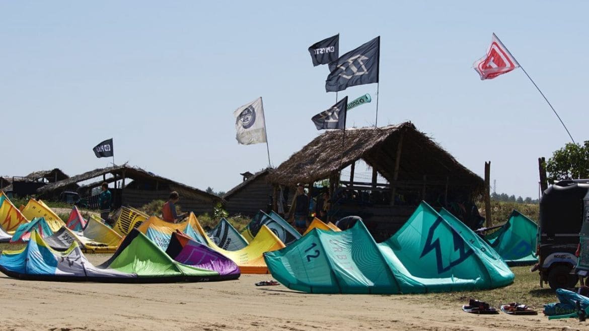 Kalpitiya: Strandbereich der Kite- und Wing/Windsurf Station Kalpitiya: Strandbereich der Kite- und Wing/Windsurf Station