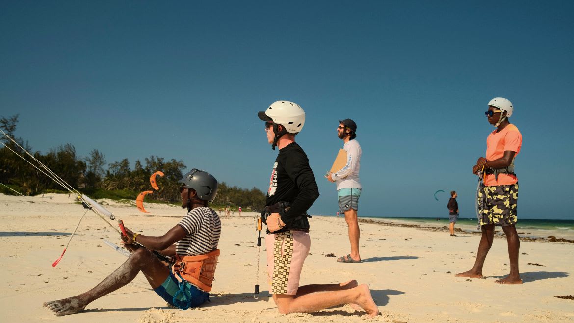 Kilifi: Die ersten Übungen am Strand Kilifi: Die ersten Übungen am Strand