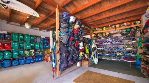 Materialmiete und Lagerung: Ausreichend Material bietet unsere Station in Kalpitiya Sri Lanka Materialmiete und Lagerung: Ausreichend Material bietet unsere Station in Kalpitiya Sri Lanka