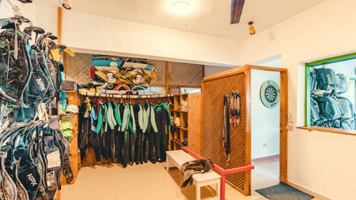 Soma Bay: Die Kite und Wingsurf Station verfügt über ausreichend Material