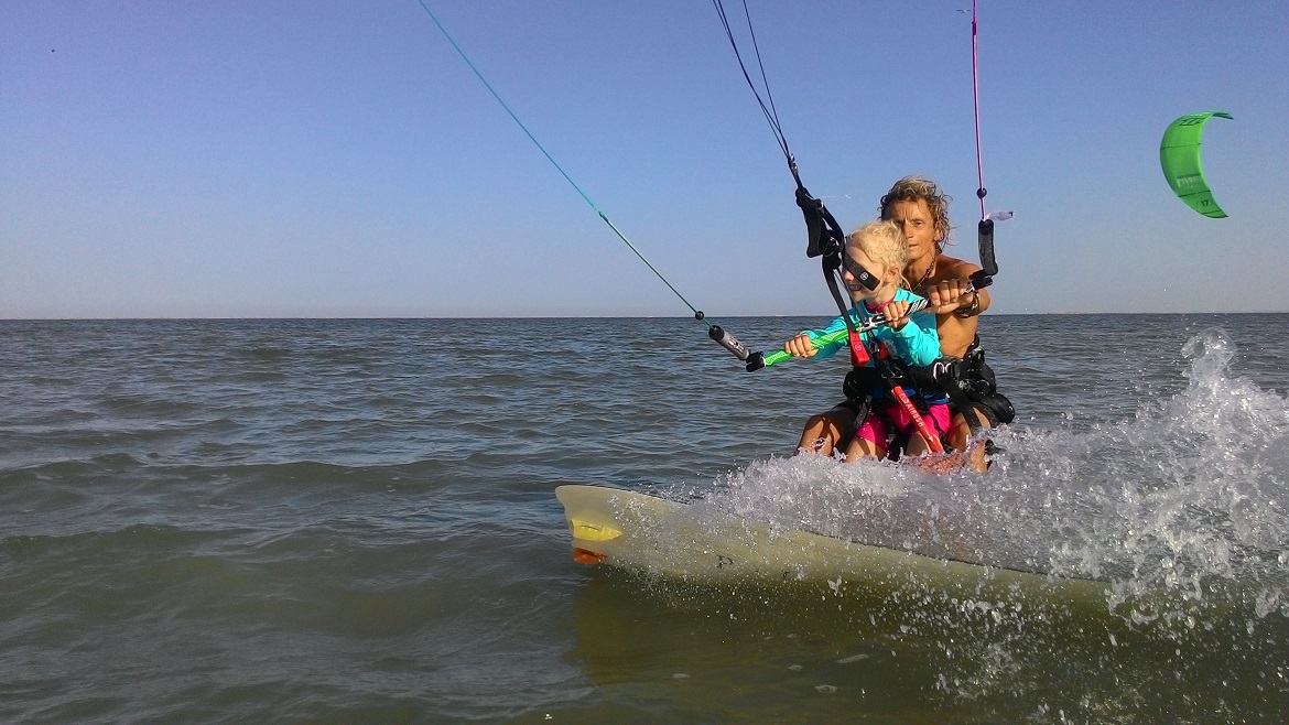 Djerba-Zarzis: Unsere kleinen Gäste haben ebenfalls großen Spaß beim Kite Camp Djerba-Zarzis: Unsere kleinen Gäste haben ebenfalls großen Spaß beim Kite Camp