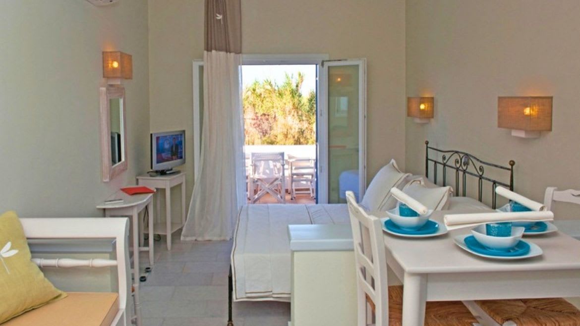 Naxos: Die Superior Triple Sutdios mit tollem Ausblick