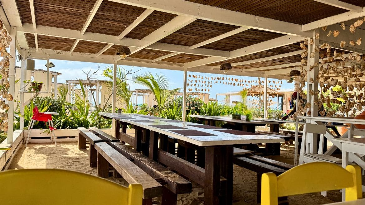 Boa Vista: Direkt neben der Station befindet sich ein Beachrestaurant Boa Vista: Direkt neben der Station befindet sich ein Beachrestaurant