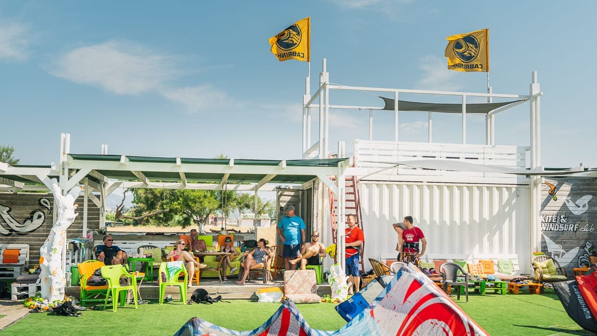 Rhodos Theologos: Eine kleine Pause darf auch mal an der Kite- und Wing/Windsurf Station