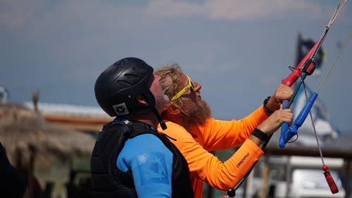 Ulcinj: erste Versuche des Kitestarts Ulcinj: erste Versuche des Kitestarts