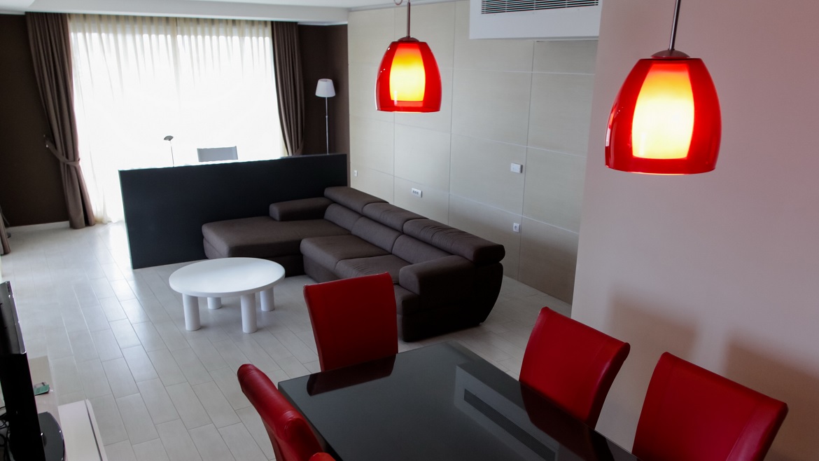 Ulcinj: Ess- und Wohnbereich im VIP-Appartement Ulcinj: Ess- und Wohnbereich im VIP-Appartement