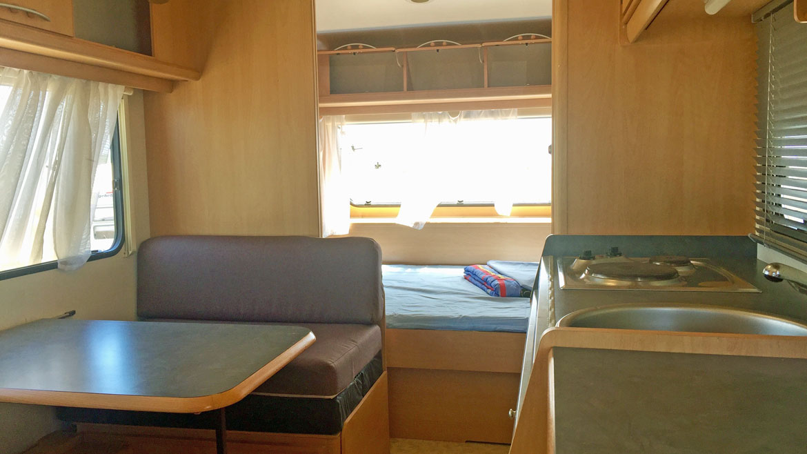 Ulcinj: Ess- und Sitzbereich der Strand Wohnwagen Ulcinj: Ess- und Sitzbereich der Strand Wohnwagen