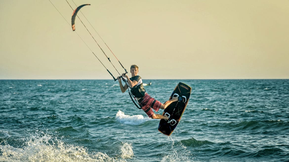 Ulcinj: Freestyle an der Kite- und Wingsurf Station Ulcinj: Freestyle an der Kite- und Wingsurf Station
