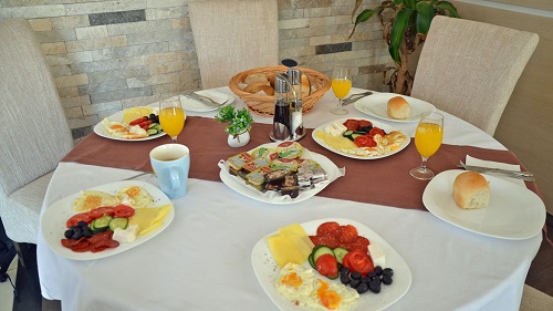 Ulcinj: Frühstück im Komforthotel Ulcinj: Frühstück im Komforthotel