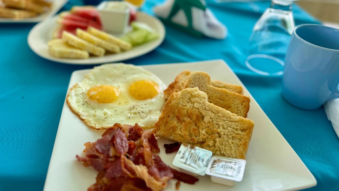 Tobago: Frühstück im Komforthotel 