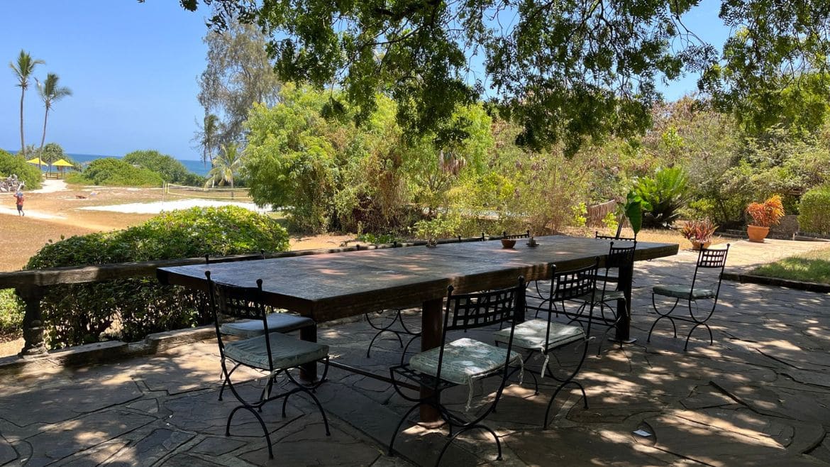 Kilifi: Gemeinsames Frühstück auf der Terrasse Kilifi: Gemeinsames Frühstück auf der Terrasse