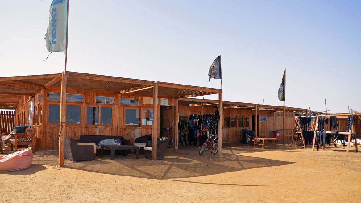 Hamata: Das Hauptgebäude der Kitesurfstation