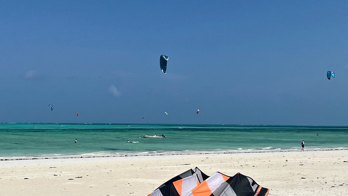 Optimale Bedingungen zum Kite- und Wingsurfen Optimale Bedingungen zum Kite- und Wingsurfen