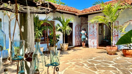 Kilifi: Innenhof des Eco Surf Cottage Kilifi: Innenhof des Eco Surf Cottage