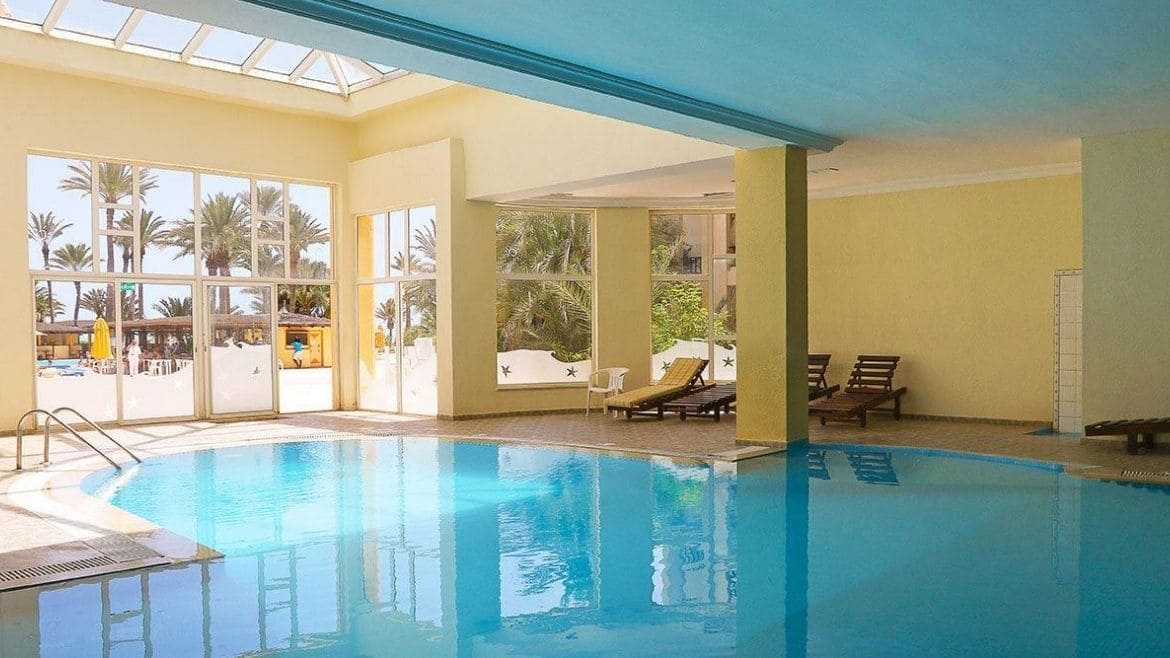 Zarzis: Hallenbad im Komforthotel II