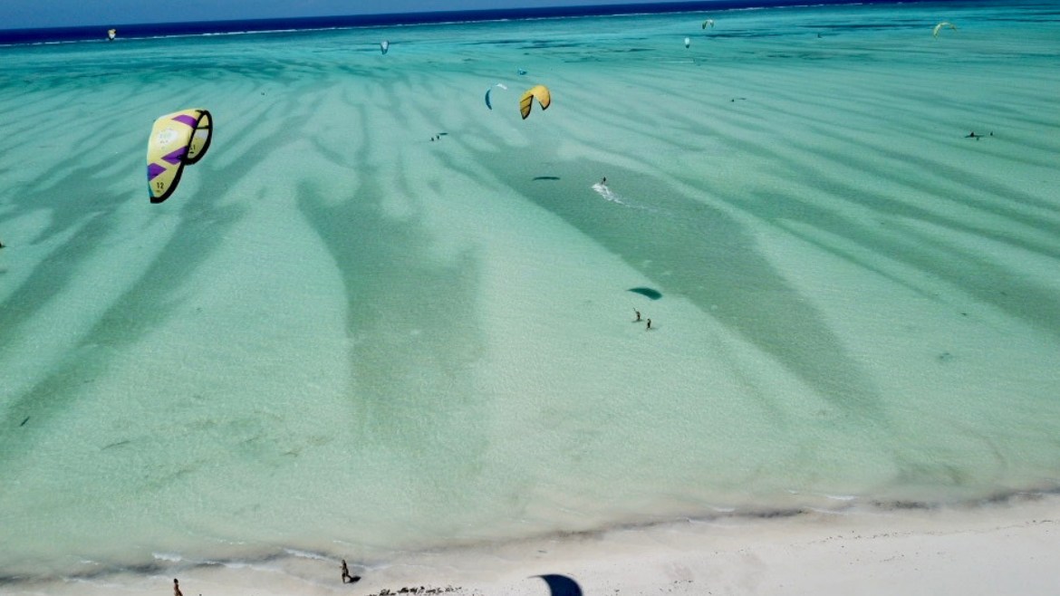 Kitesurfen an der Kite- und Wingsurf Station Kitesurfen an der Kite- und Wingsurf Station