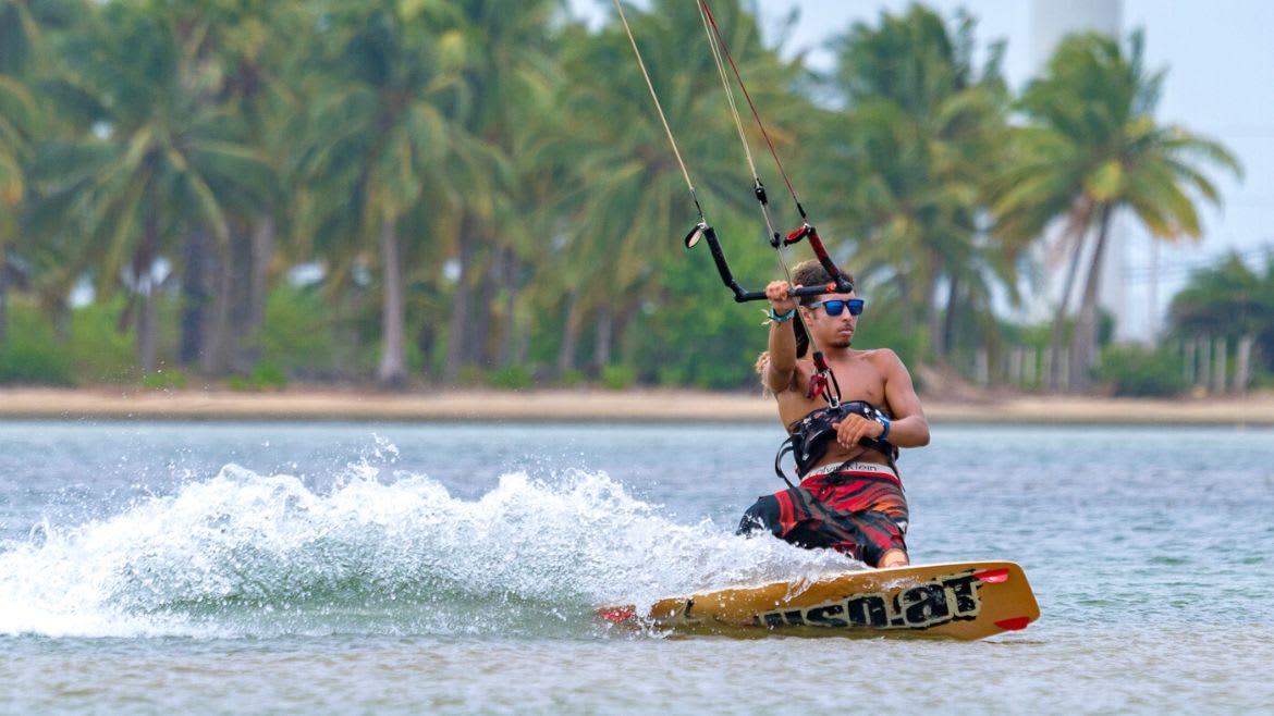 Kalpitiya: Kitesurfer an der Kite- und Wing/Windsurf Station Kalpitiya: Kitesurfer an der Kite- und Wing/Windsurf Station