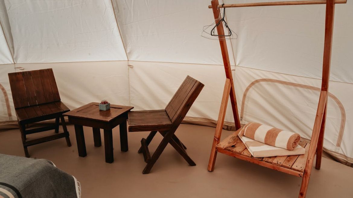 La Ventana: Kleiner Sitzbereich im King Size Zelt