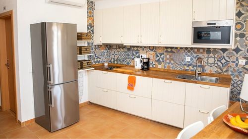 Algarve: Gemeinschaftsküche im Kitehaus