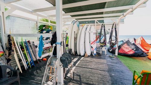 Materialmiete und Lagerung: Material ohne Ende auf Rhodos Theologos Materialmiete und Lagerung: Material ohne Ende auf Rhodos Theologos