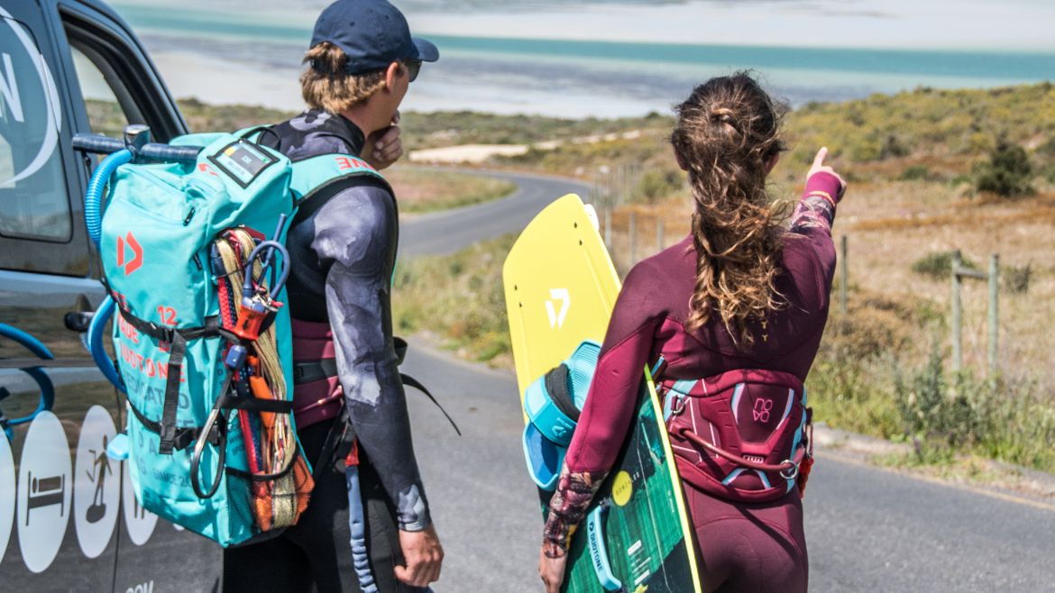 Langebaan: Mit dem Auto der Kitesurf Station zur Sharks Bay Langebaan: Mit dem Auto der Kitesurf Station zur Sharks Bay